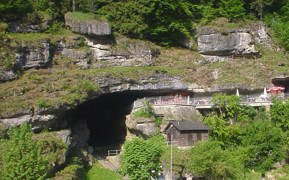 Die Teufelshöhle im Weihersbachtal bei Pottenstein