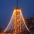 Weihnachtlich beleuchteter Aussichtsturm auf der Hohenmirsberger Platte!