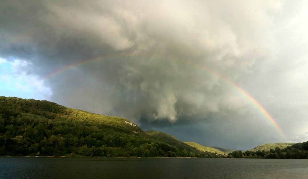 Bild Regenbogen über dem See