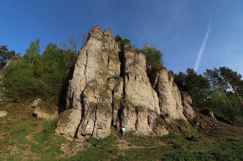 Die Steinfelder Wand im Norden des Frankenjuras