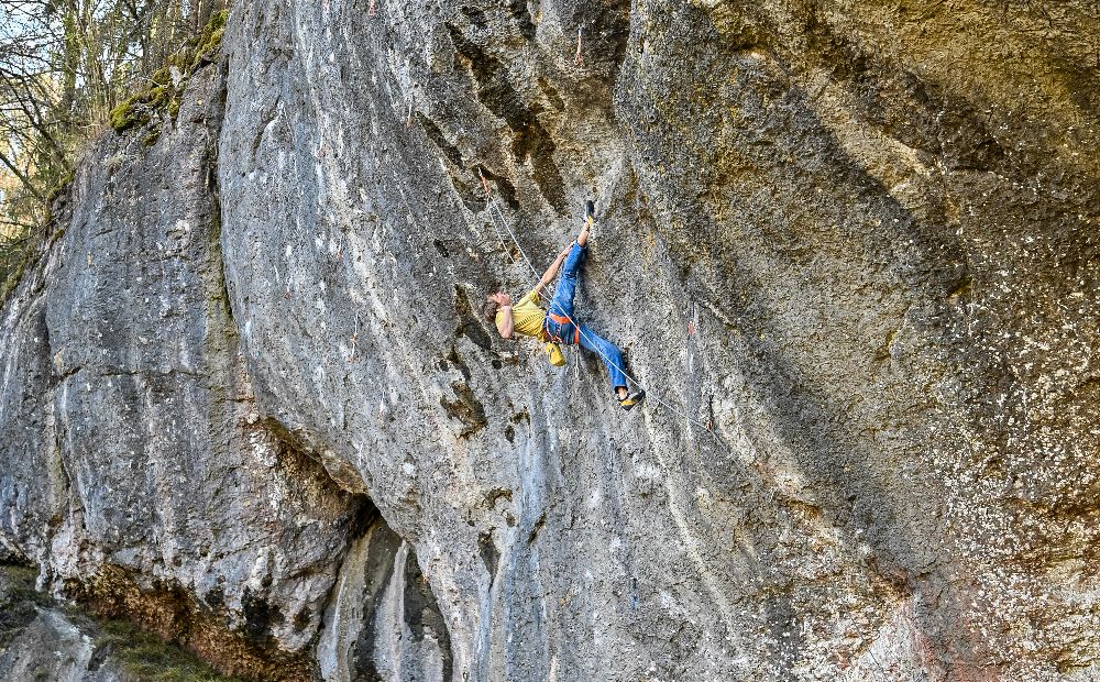 Alex Megos in ´Hell Kitty´(11/11+) am Schneiderloch (Bild: Patrick Matros)