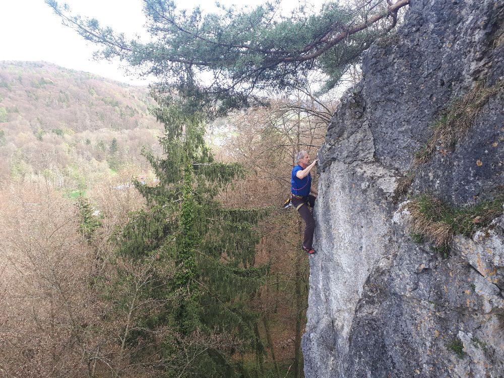 Jan Luft in ´Weltluftfahrtverband´ (7-) am Egloffsteiner Felsentor