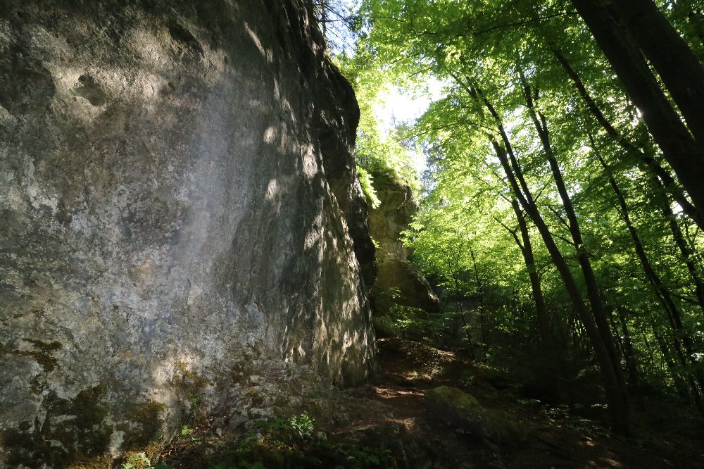 Die Leumer Gedenkwand im Kleinziegenfelder Tal