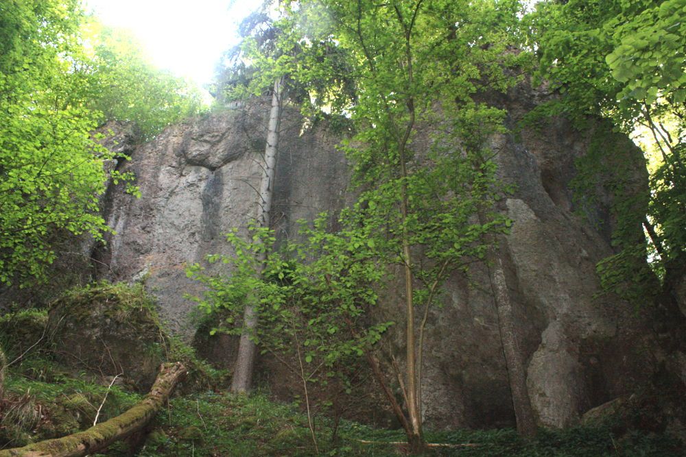 Der Hüttenfels bei Unterailsfeld