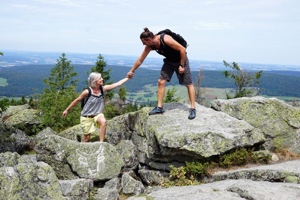 Der Ochsenkopfgipfel (1.024 m) mit Wahrzeichen (Bild: A. Munder)