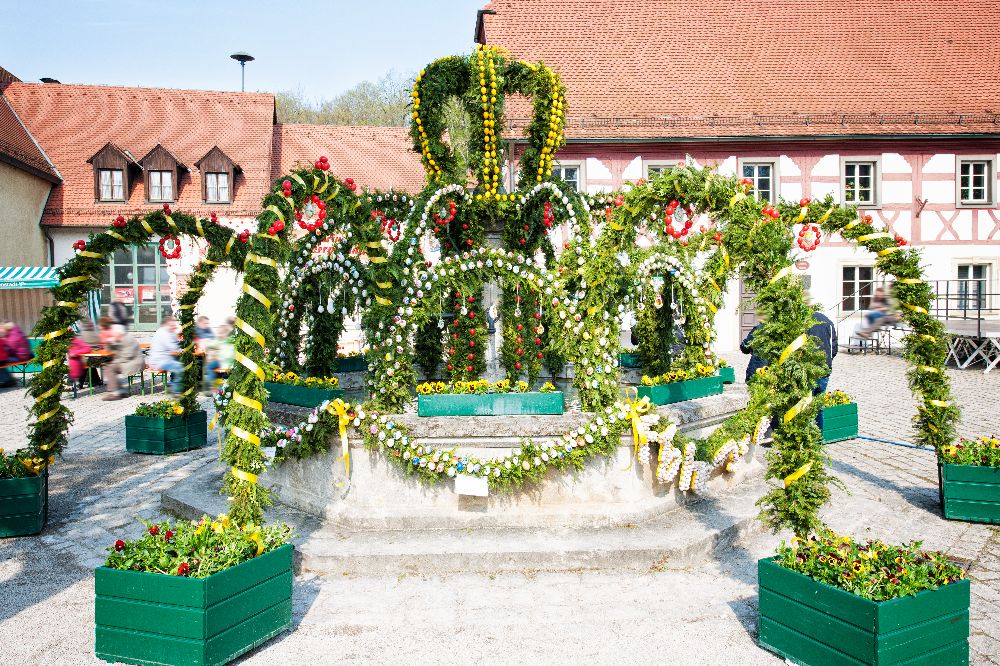 Der Osterbrunnen in Heiligenstadt © TZ Fränkische Schweiz / Florian Trykowski