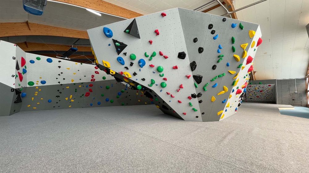 In der Boulderhalle Tauperlitz: Die Wand ist der Gegner