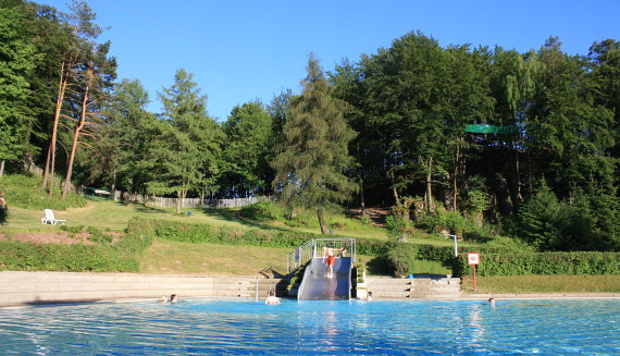 Das Freibad in Betzenstein.