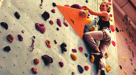 Lena Zweier in Gangway (5-), Kletterhalle Magnesia
