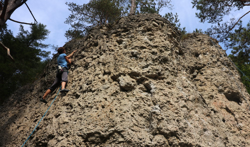 Eine Tschechische Kletterin ist in der ´Beamtenleiter´ (5) genau an der Stelle, an der der 25-jährige stürzte