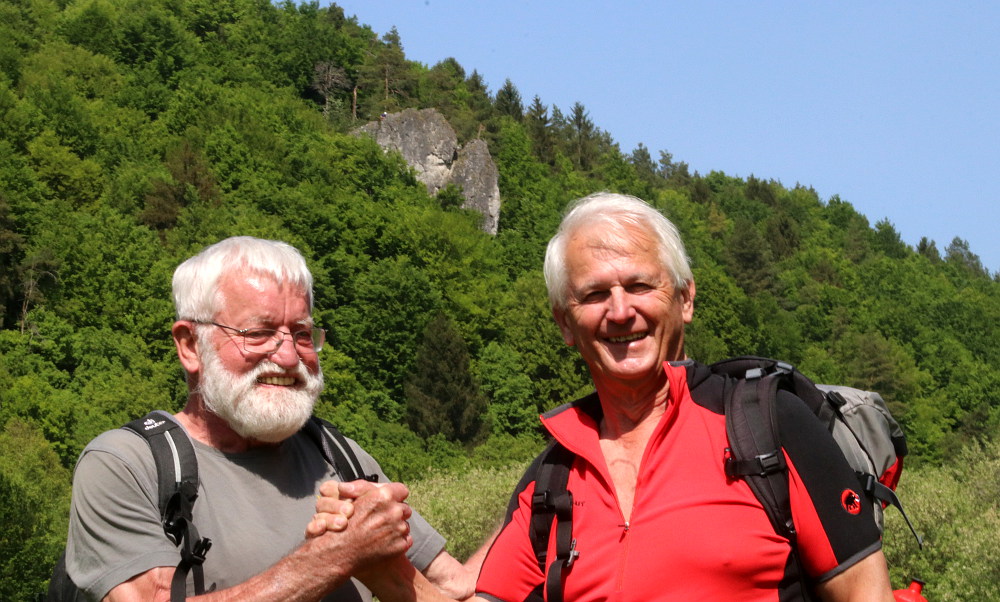 Horst Dannhauser und Ewald Lanzl, im Hintergrund der Zehnerstein