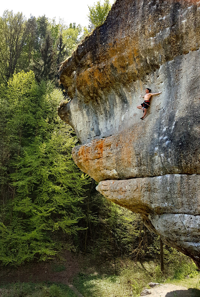 Lennart Königer in ´Dumbo´ (9-) an der Klinge im Kleinziegenfelder Tal (Bild: Tanja Kleinlein)