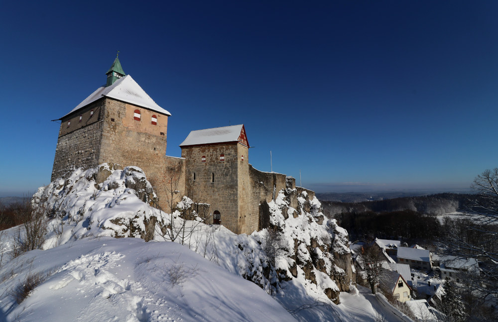 Die Burg Hohenstein am Montagmorgen