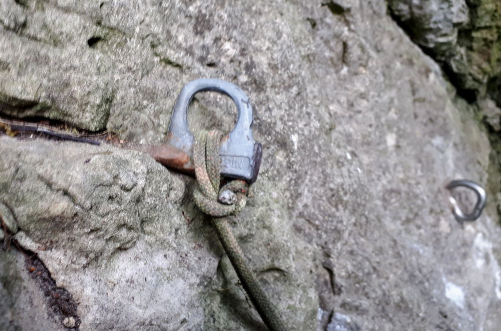 Sanierter Haken am Schwalbenstein