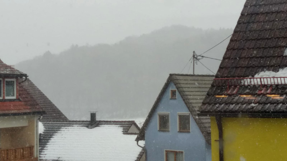 Aktuell schneit es wieder in Spies (Bild: Horst Fischer)